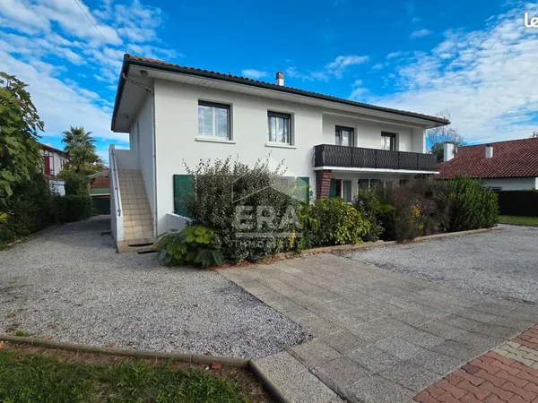 Propriété 9 pièces 198 m²