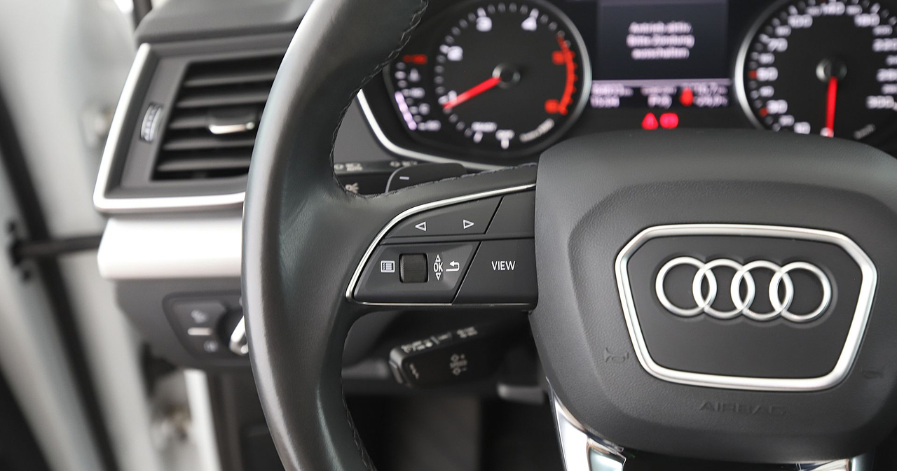 Audi Q5 Sportback — photo 27