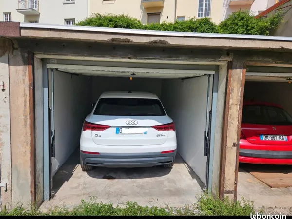 Garage privatif fermé, box voiture