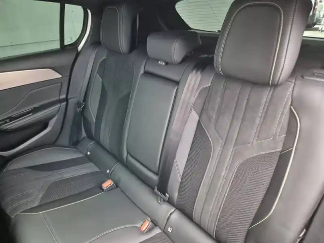 Peugeot 308 phev 225 e-eat8 — photo 10