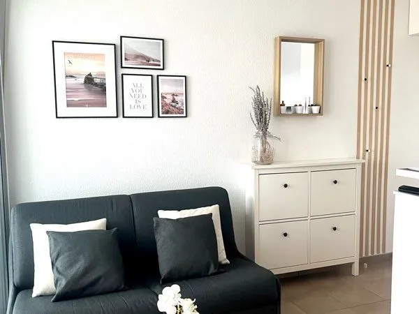 T2 meublé rénové - Centre-ville d'Anglet - Parking - Bail étudiant