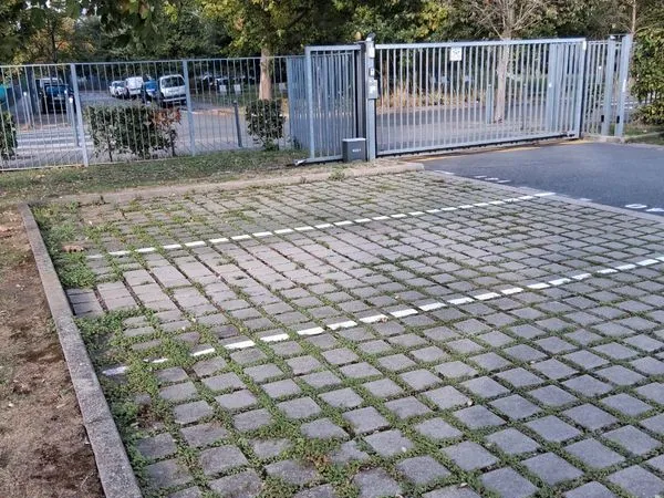 Place de parking sécurisée extérieure chru Loos