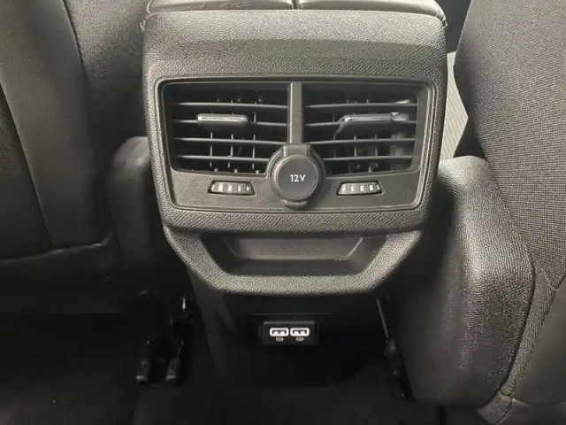 Peugeot 3008 hybrid 225 e-eat8 — photo 33