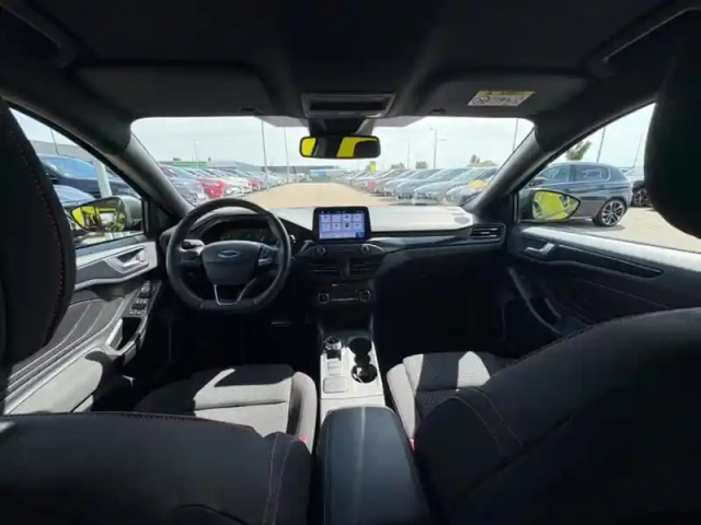 Ford Focus 2.0 150 st-line bva8 — photo 11