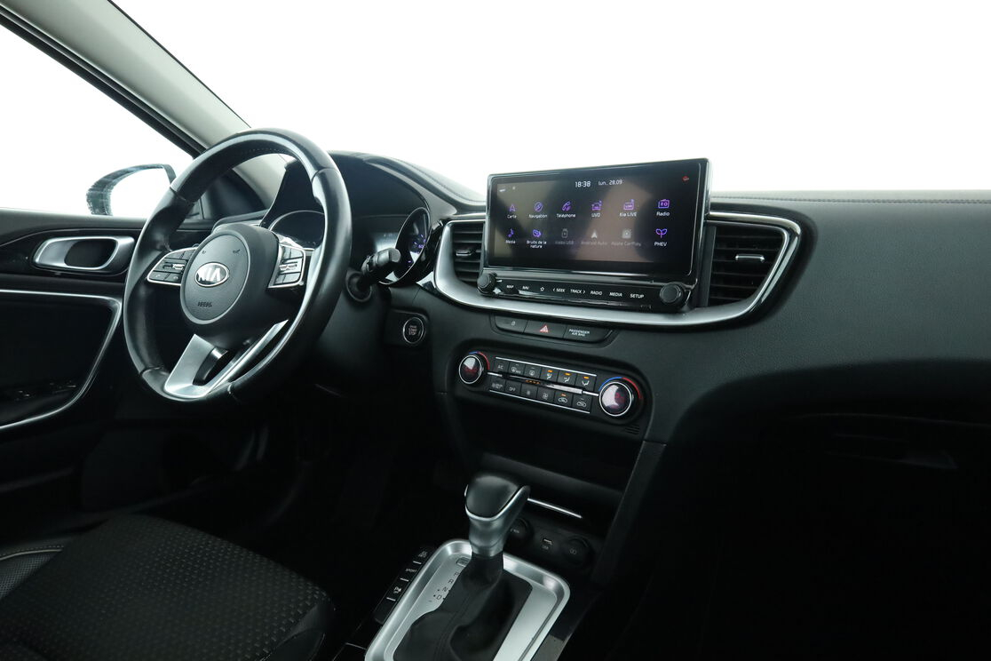 Kia XCeed 1.6 GDi ISG PHEV Active DCT6 — photo 12
