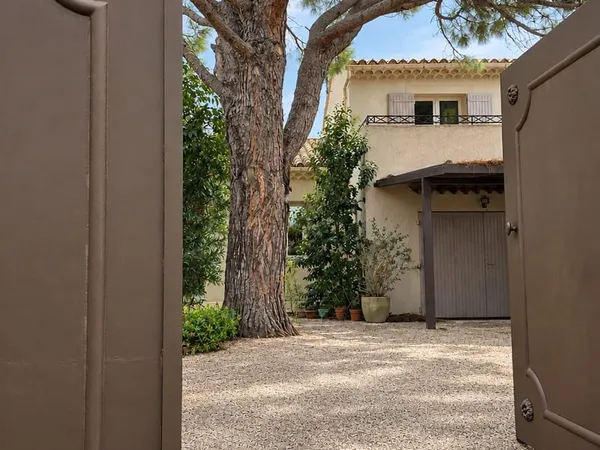 Villa T4 sur parcelle piscinable en fond d'impasse, secteur