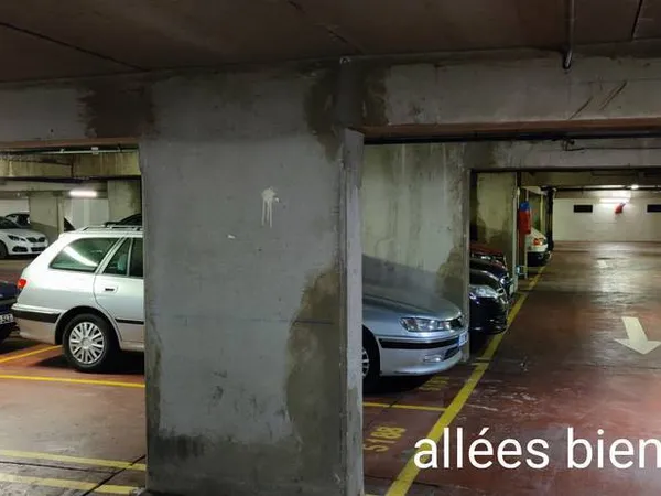 Garage/Parking