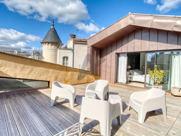 LYON 4- MAISON DE VILLE 300 M2