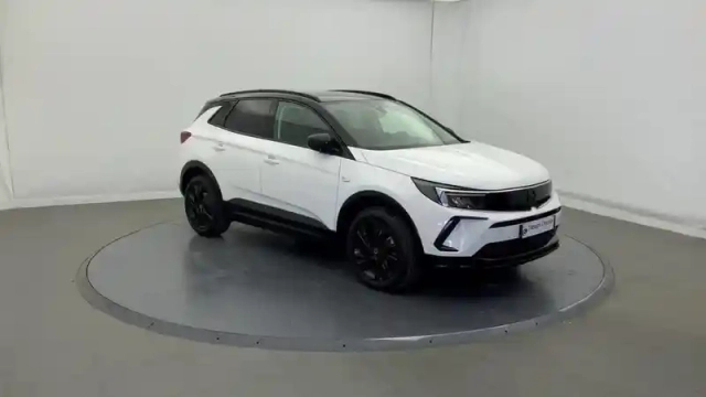 Opel Grandland hybrid 225 ch bva8 gs — photo 25