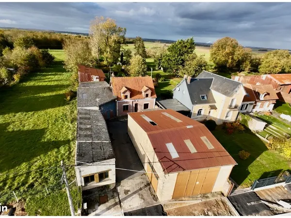 Maison individuelle + hangars 7 pièces 134m2