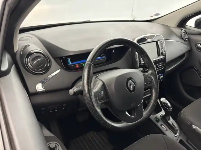 Renault Zoé zoe r110 — photo 19