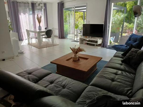 Maison lumineuse de 145m2 sir 610m2