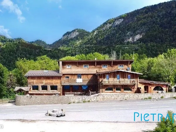 Restaurant 783 m² Gex