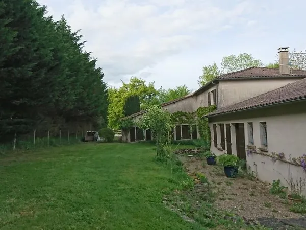 Maison 363 m²