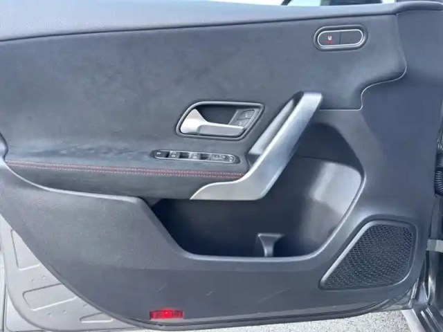 Mercedes Classe A 200 d amg line — photo 14