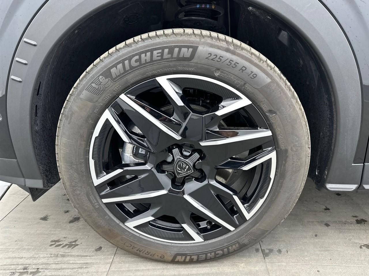 Peugeot 5008 hybrid 145 ch e-dcs6 gt — photo 14