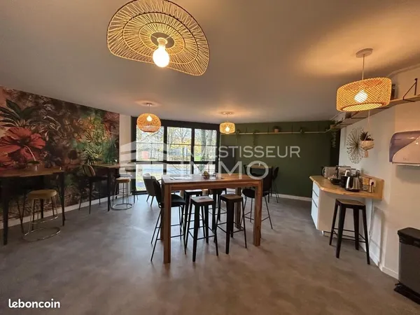 Bureau 126 m²