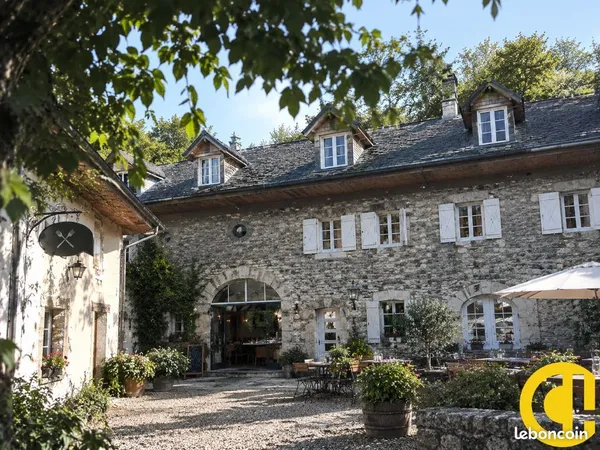 Fonds de commerce brasserie, restaurant 3 310 m²