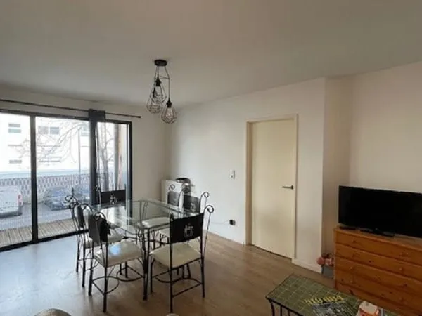 APPARTEMENT 3 PIECES MEUBLE QUARTIER CHARTRONS