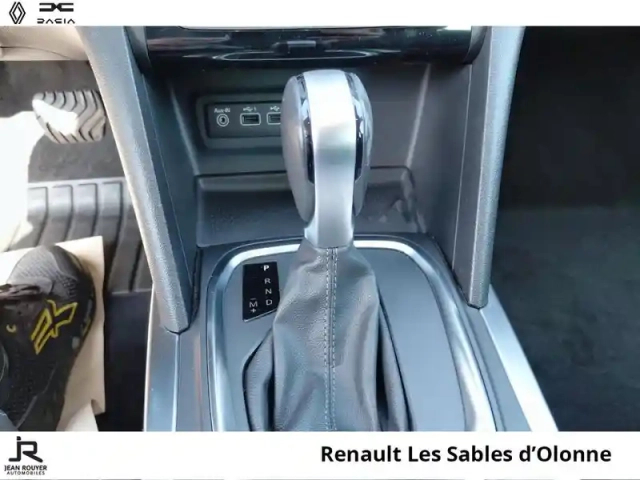 Renault Megane 1.3 tce 140ch techno edc — photo 6