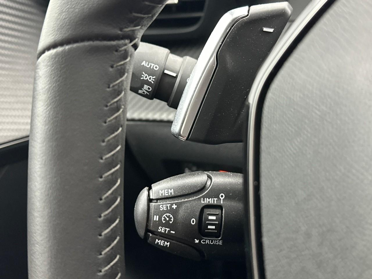 Peugeot 208 puretech 100 s&s eat8 allure pack — photo 17