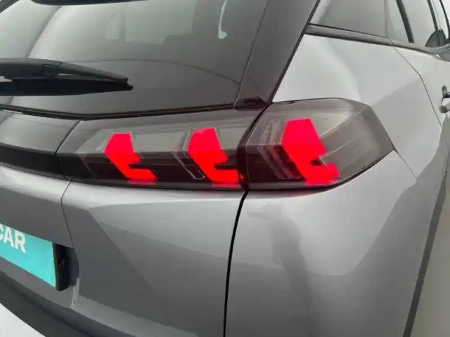 Peugeot 2008 puretech 130 s&amp;s bvm6 — photo 17