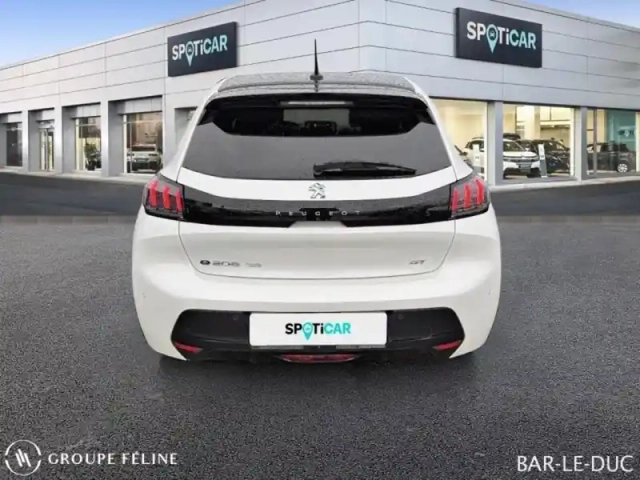 Peugeot 208 e- 136ch gt pack — photo 5