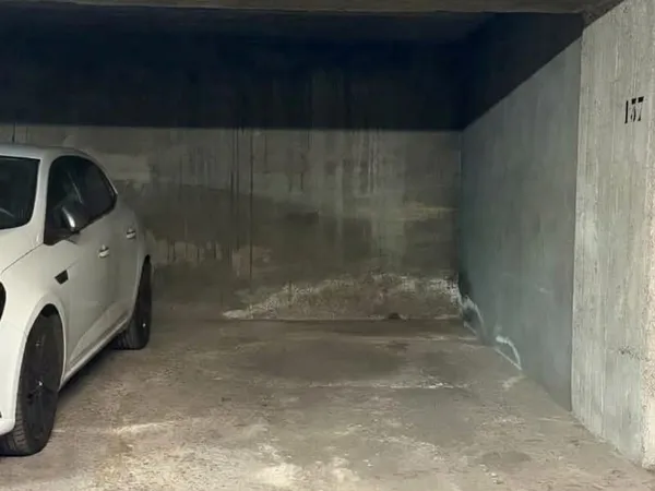 Parking 12 m²