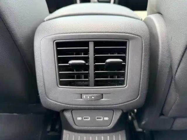 Volkswagen T-Roc 1.5 tsi evo2 150ch r-line dsg7 — photo 11