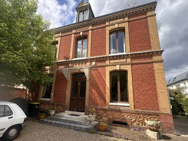 Maison 7 pièces 250 m²