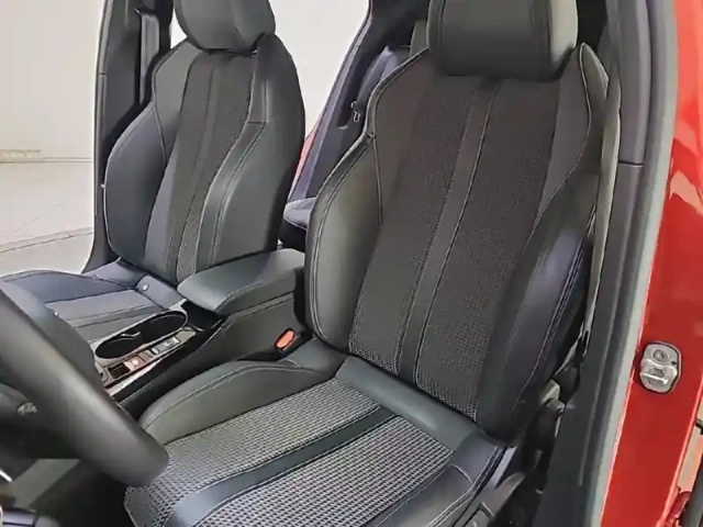 Peugeot 2008 puretech 130 s&amp;s eat8 — photo 20