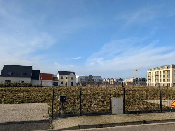 Terrain à bâtir de 419 m² à LUCE (28)