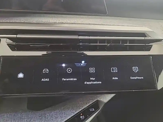 Peugeot 3008 electrique 210 ch 73 kwh — photo 24