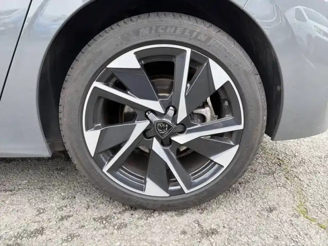 Peugeot 308 bluehdi 130ch s&amp;s eat8 — photo 13