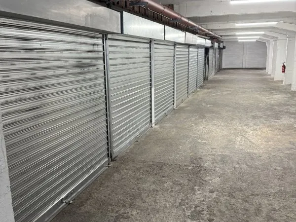 À louer - Box fermé pour voiture - Paris 18e