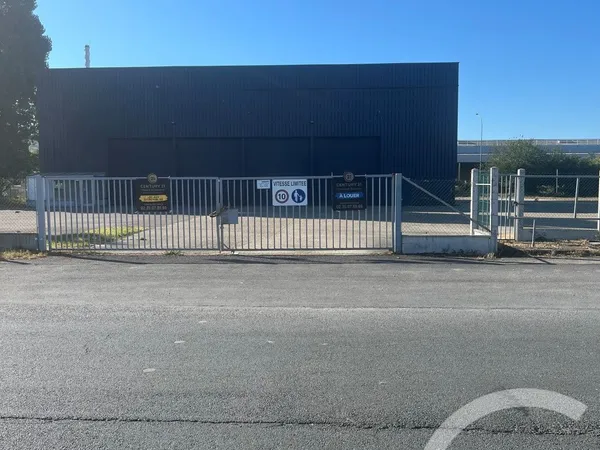 Local commercial 700 m²