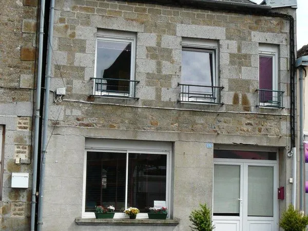 Maison de bourg rénovée - BRIOUZE (gare 2h Paris)