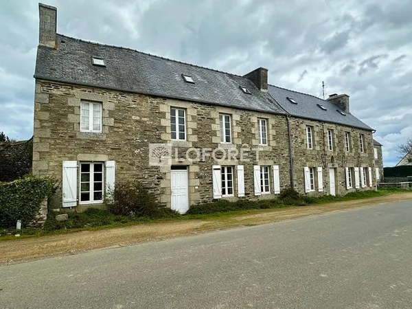 Maison Coatreven 11 pièce(s) 279 m2 - Une propriété rare pour vivre? et/ou investir !