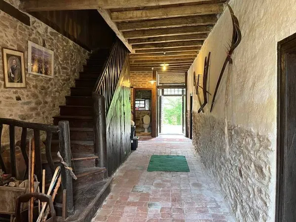 Maison 4 pièces 222 m²