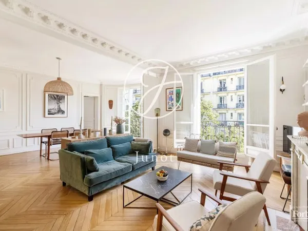 Paris 18e - AVENUE RACHEL - Appartement - 100,46m² Carrez - 2 chambres - Haussmannien