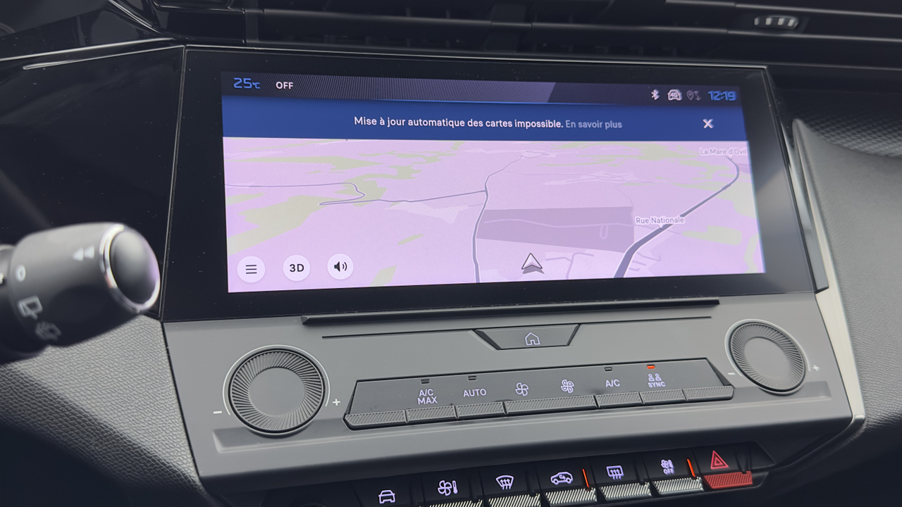 Peugeot 308 SW PHEV 180 e-EAT8 — photo 22