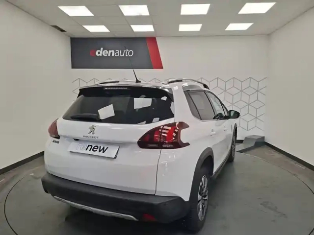 Peugeot 2008 1.2 puretech 110ch s&amp;s bvm5 — photo 19