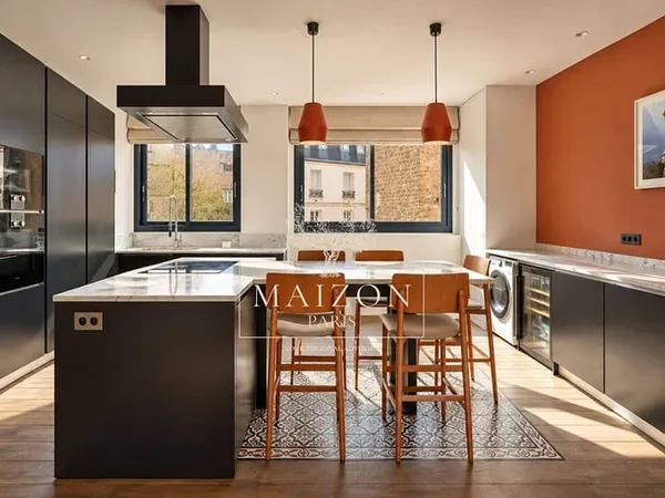 Appartement 6 pièces 190 m²