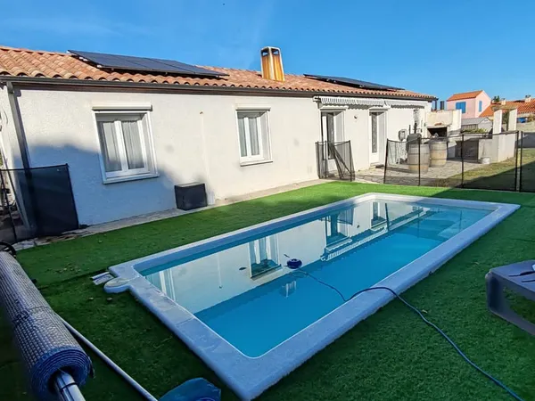 VILLA T5 4 FACES AVEC PISCINE