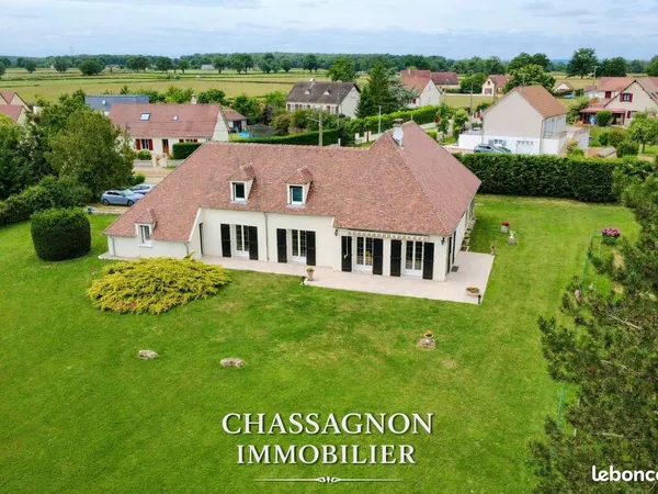 Propriété 8 pièces 213 m²