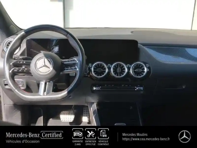 Mercedes Gla 180 d 116ch amg line 8g-dct — photo 9