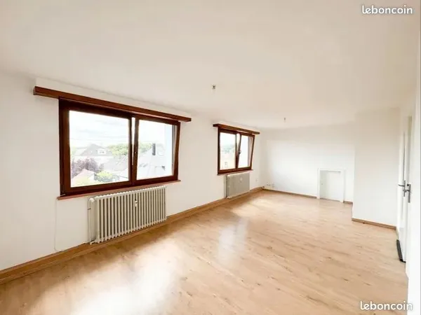 Appartement 2/3 p + garage+jardin dans maison tri famille étage 2/2 quartier côte d azur a Illkirch 