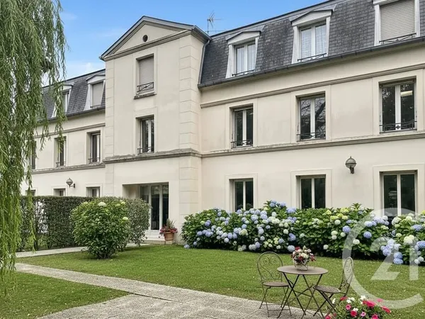 Appartement 6 pièces 184 m²