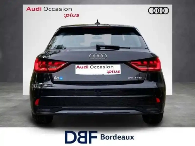 Audi A1 25 tfsi 95 ch s tronic 7 design — photo 4