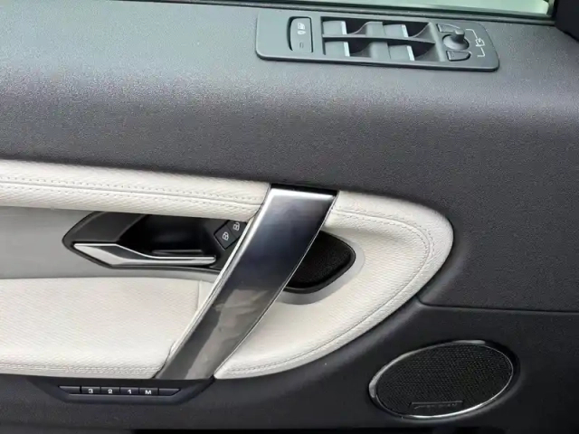 Land Rover Discovery Sport p300e phev awd bva — photo 12
